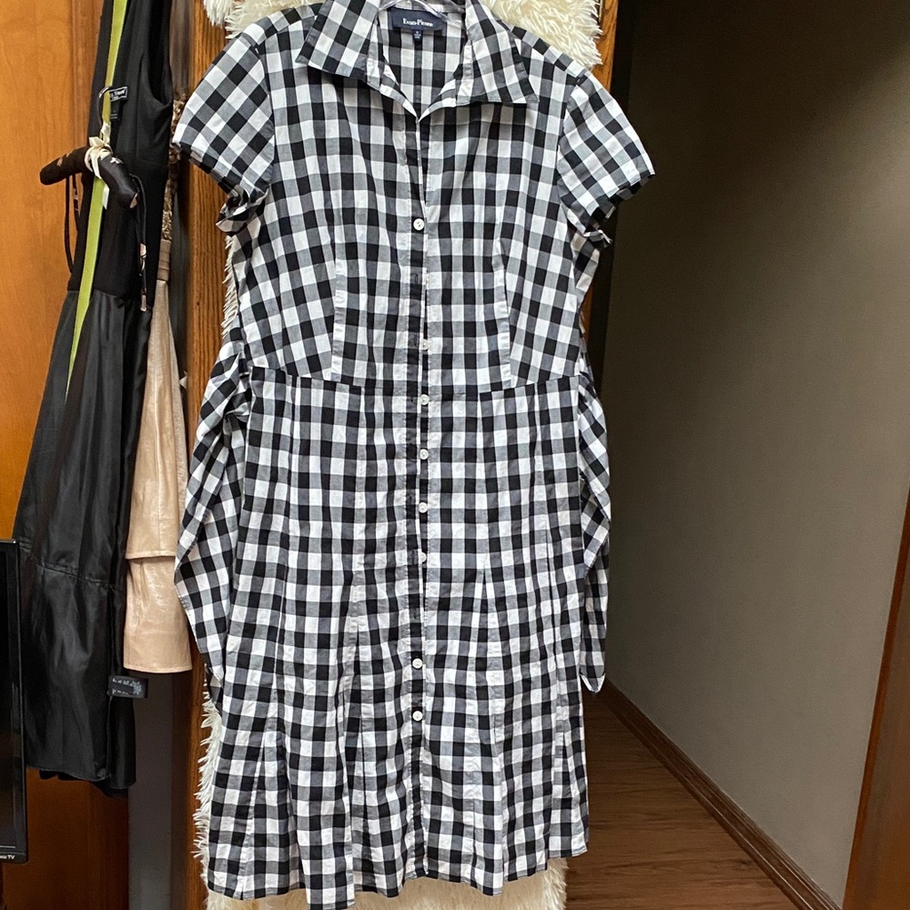 Evan Picone Women’s Black/White Checkered Shirt Dress. Size 12.